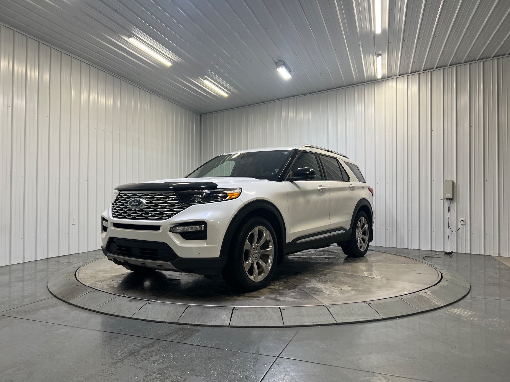 2020 Ford Explorer Platinum's photo