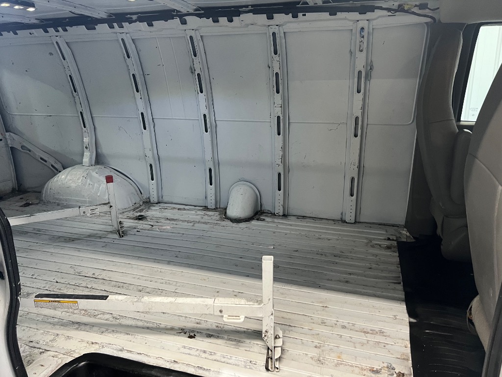 2020 Chevrolet Express Cargo Work Van - Photo 11