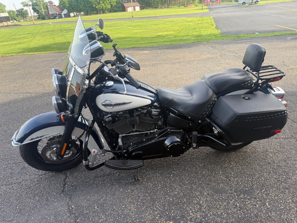 2019 HARLEY DAVIDSON FLHC HERITAGE SOFTAIL - Main Image