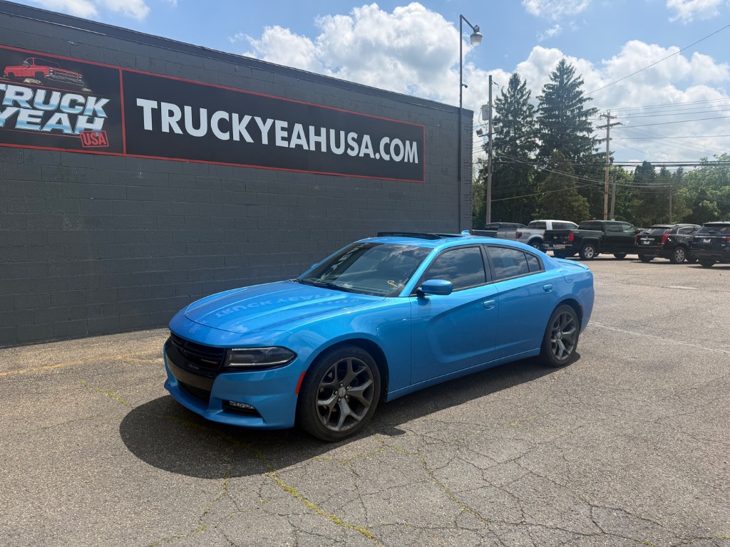 2015 Dodge Charger SXT's photo