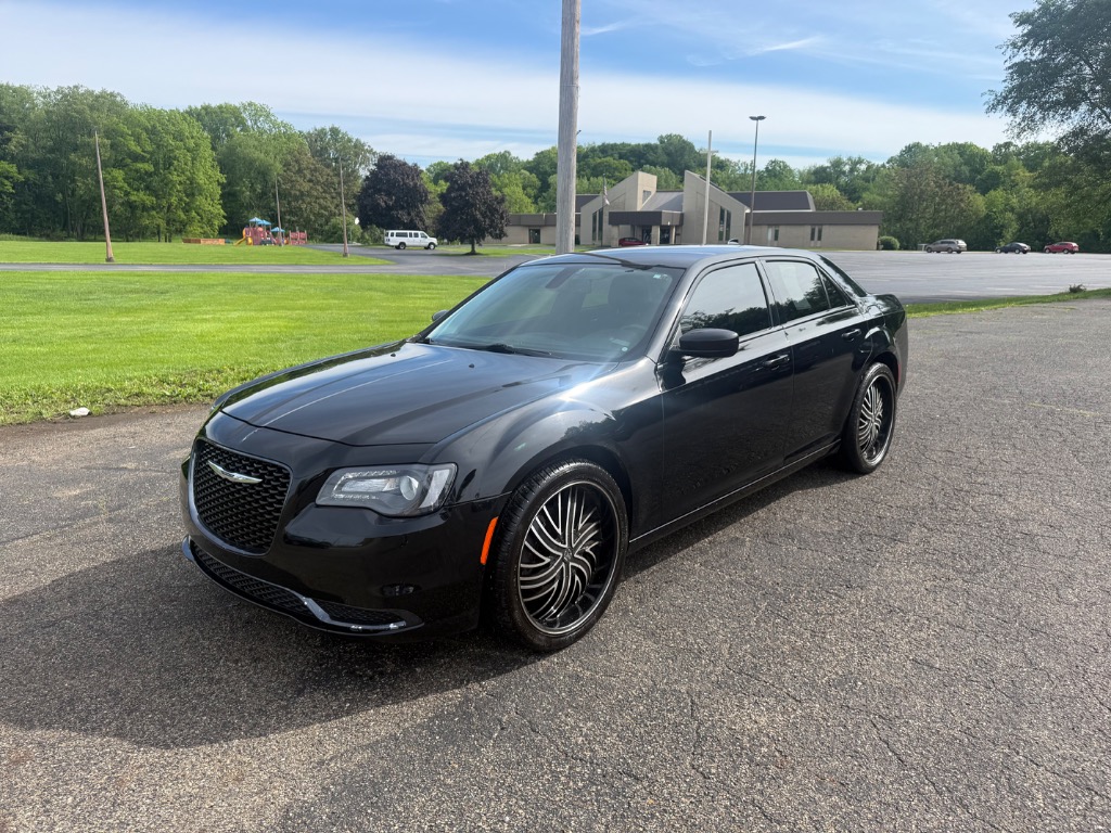 2018 Chrysler 300 Touring AWD's photo
