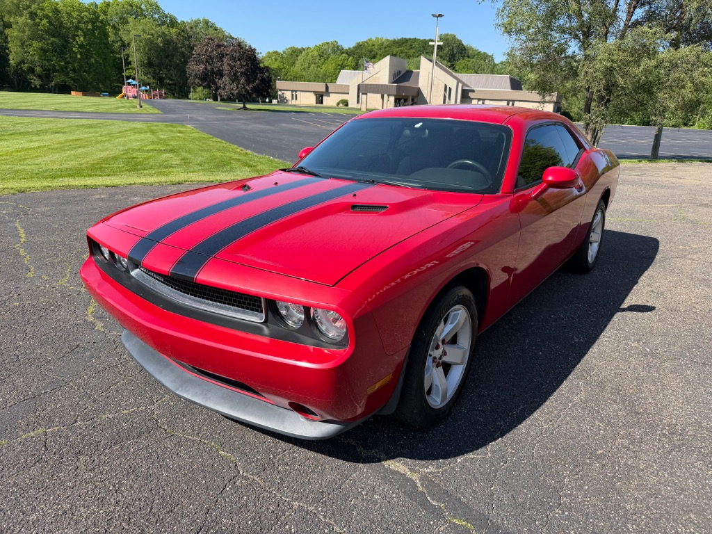 2011 Dodge Challenger SE's photo