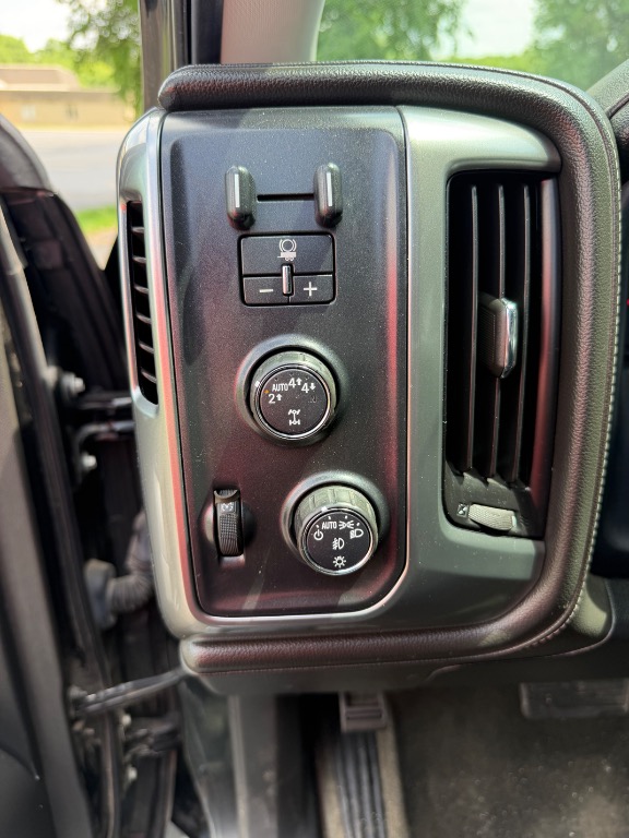 2017 Chevrolet Silverado 1500 LTZ - Photo 13