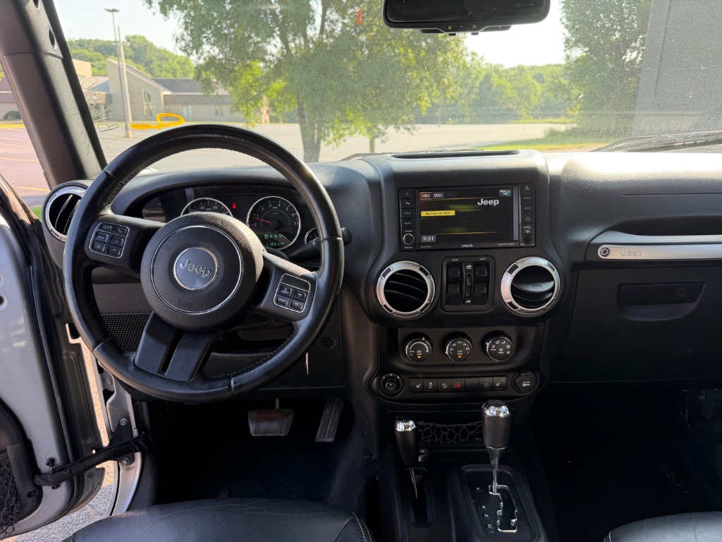 2015 Jeep Wrangler Unlimited Sahara - Photo 12