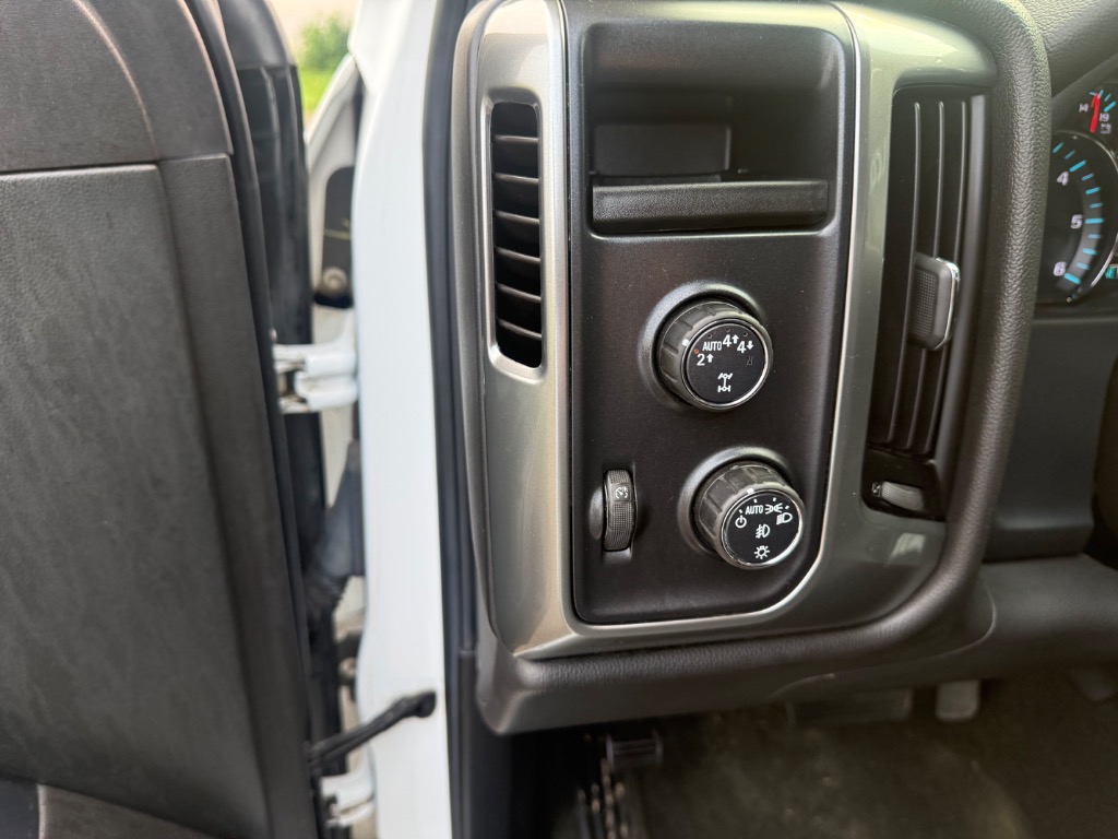 2018 Chevrolet Silverado 1500 LT - Photo 12