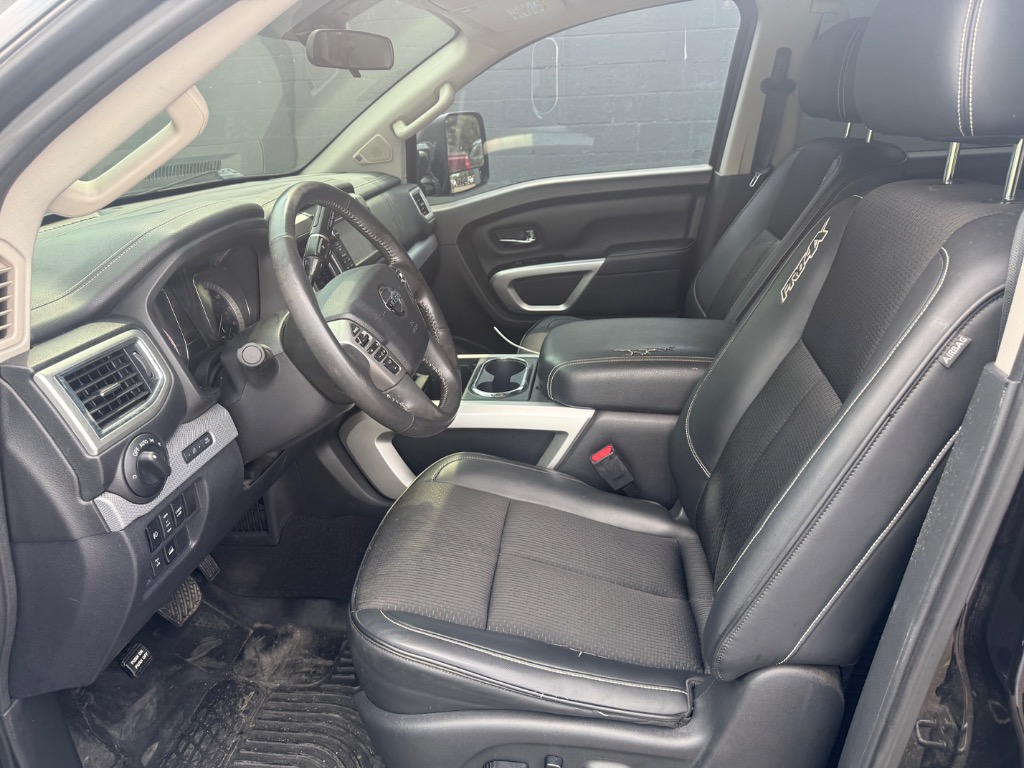 2017 Nissan Titan XD Pro-4X - Photo 11