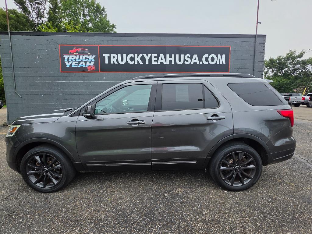 2018 Ford Explorer XLT - Photo 2