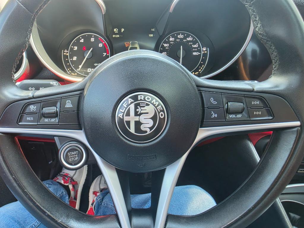 2017 Alfa Romeo Giulia Base - Photo 16