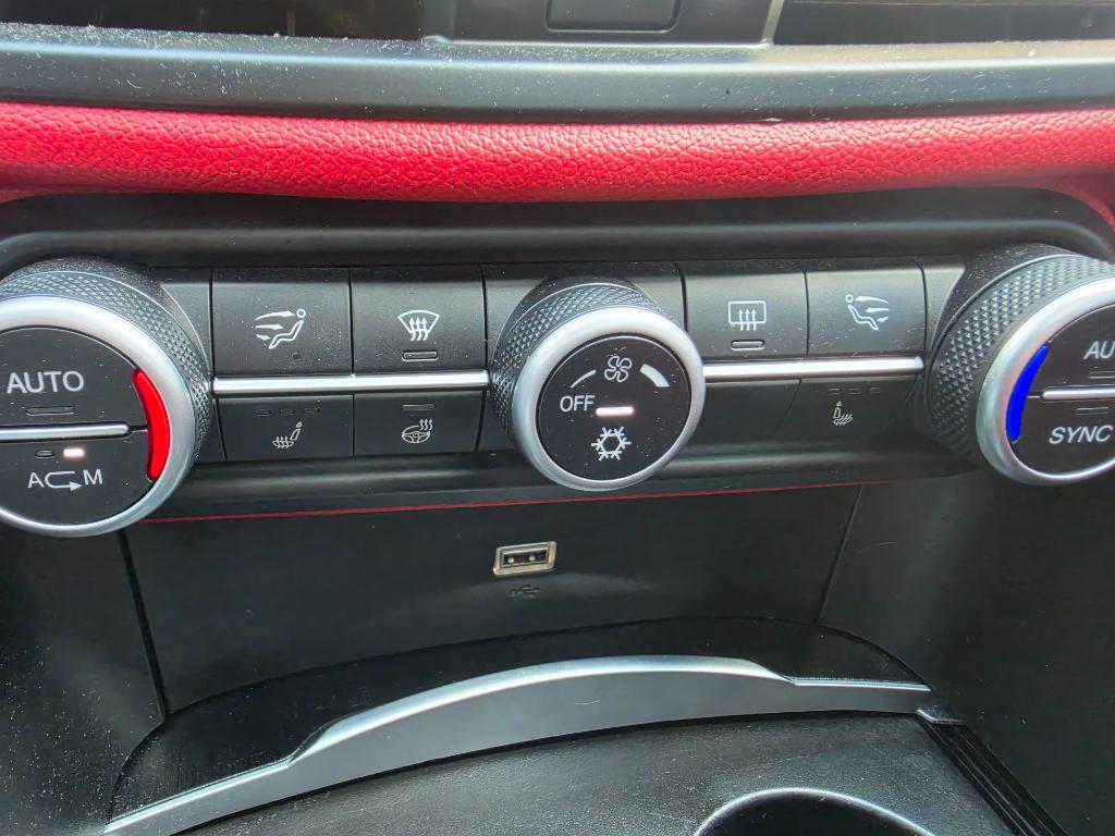 2017 Alfa Romeo Giulia Base - Photo 15
