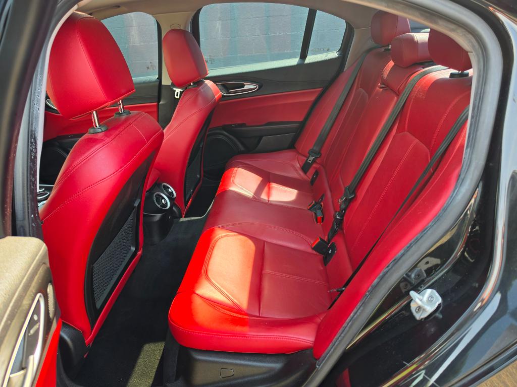 2017 Alfa Romeo Giulia Base - Photo 10