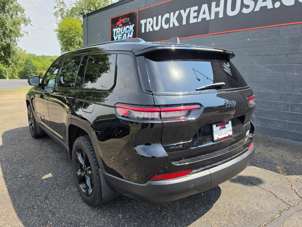 Photo 3 of 2024 Jeep Grand Cherokee L Altitude