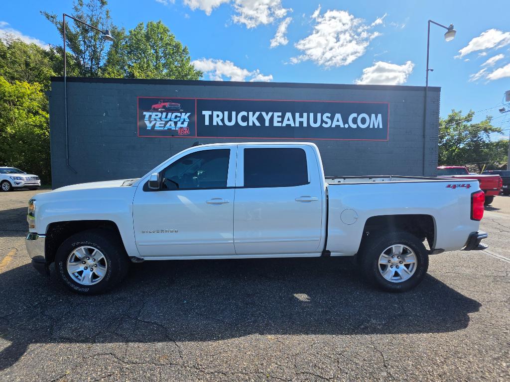 Photo 2 of 2018 Chevrolet Silverado 1500 LT