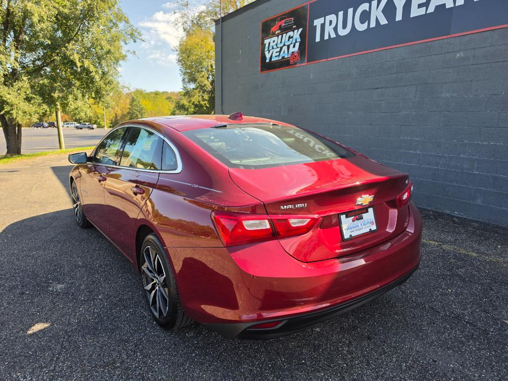 2018 Chevrolet Malibu LT - Image 3