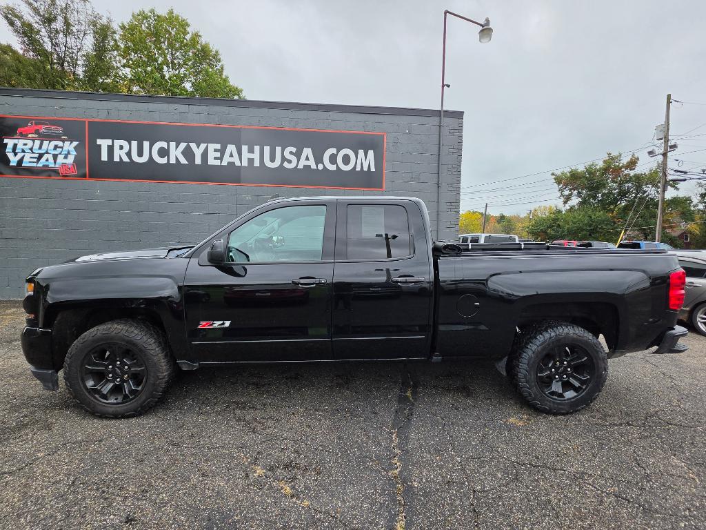 Photo 2 of 2018 Chevrolet Silverado 1500 LT
