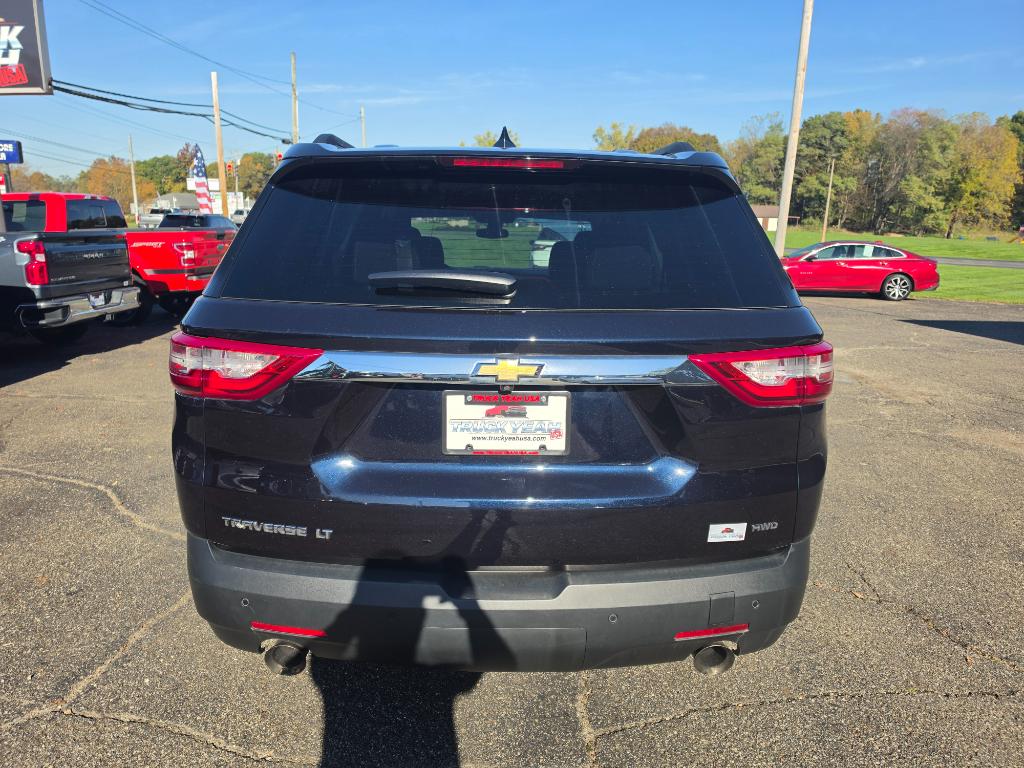Photo 4 of 2020 Chevrolet Traverse LT Cloth