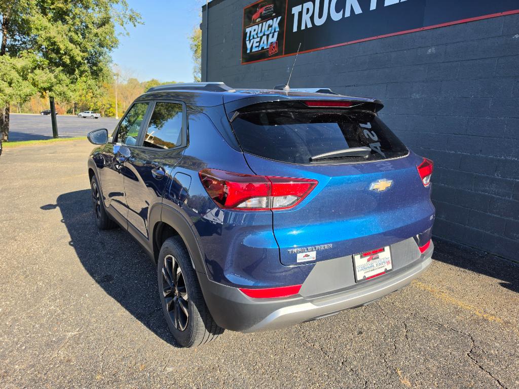 2021 Chevrolet Trailblazer LT - Image 3