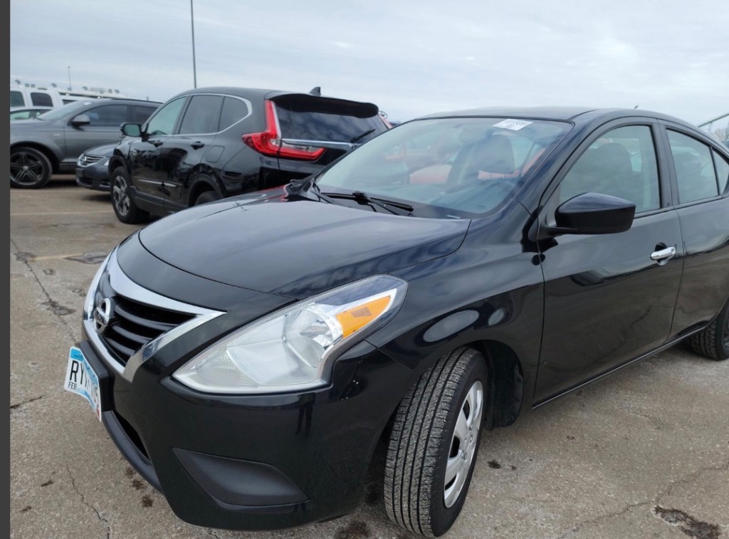 2016 Nissan Versa Sedan SV