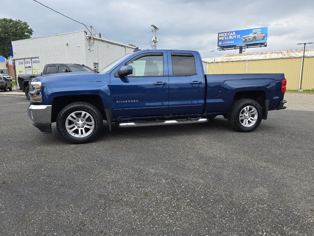 2017 Chevrolet Silverado 1500 LT - Image 3