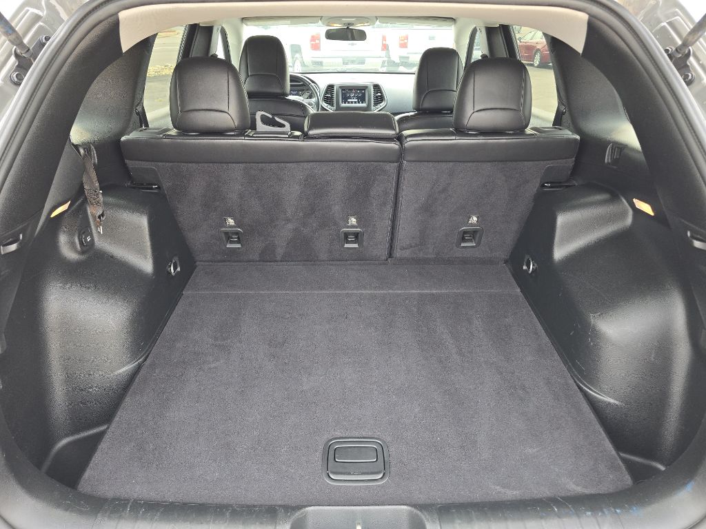 2019 Jeep Cherokee Latitude Plus - Photo 17
