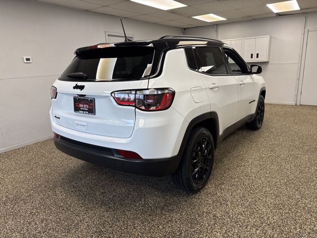 2024 Jeep Compass Altitude - Image 4
