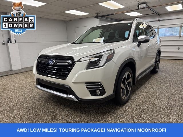 2022 Subaru Forester Touring's photo