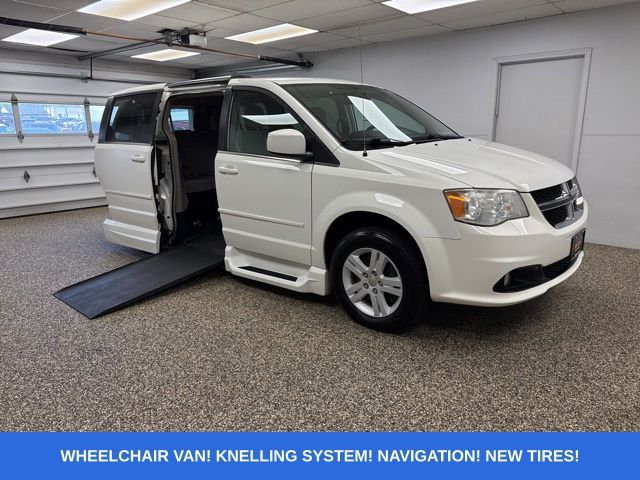2013 Dodge Grand Caravan Crew's photo
