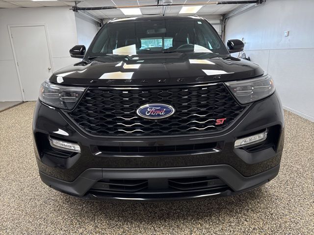 Photo 2 of 2023 Ford Explorer ST