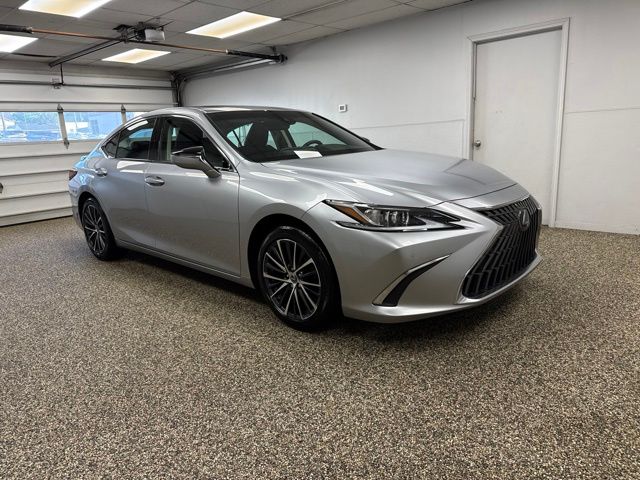 2022 Lexus ES 250 Base - Image 3