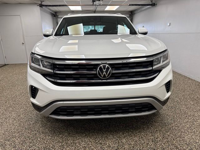 2020 Volkswagen Atlas Cross Sport SE 4Motion - Image 2