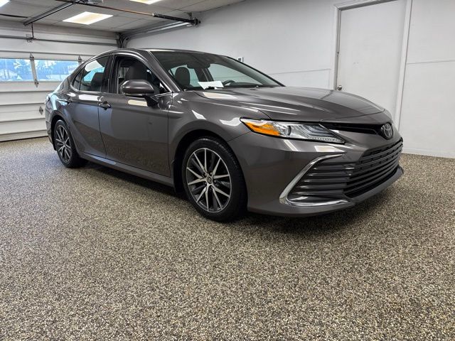 2023 Toyota Camry XLE - Image 3