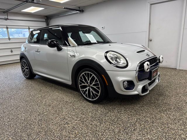 2017 MINI Hardtop 2 Door Cooper S - Image 3