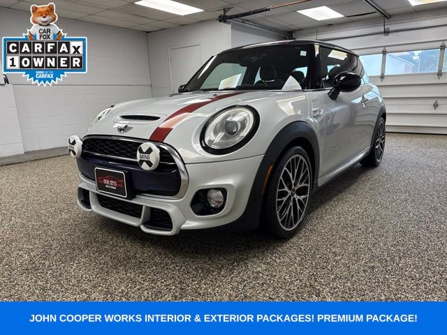 2017 MINI Cooper S's photo