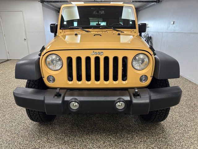 Photo 2 of 2014 Jeep Wrangler Unlimited Rubicon