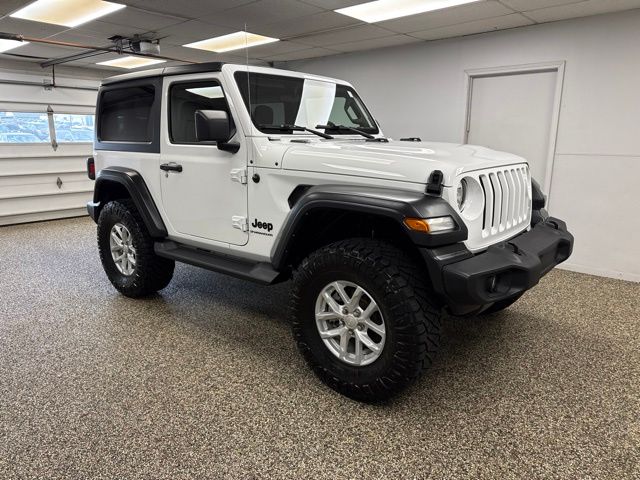 Photo 3 of 2023 Jeep Wrangler Sport S