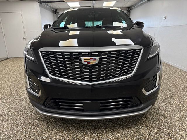 2022 Cadillac XT5 Premium Luxury - Image 2