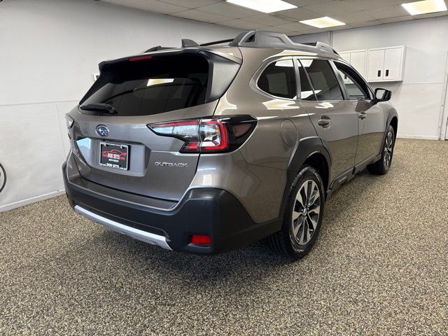 2023 Subaru Outback Limited - Image 4