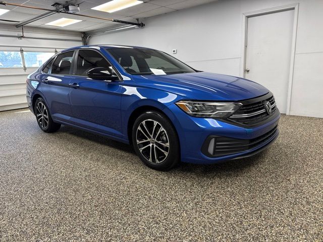 2024 Volkswagen Jetta Sport - Image 3