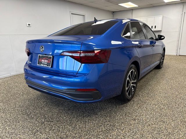 2024 Volkswagen Jetta Sport - Image 4