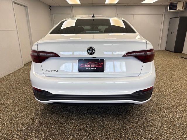 Photo 5 of 2023 Volkswagen Jetta S