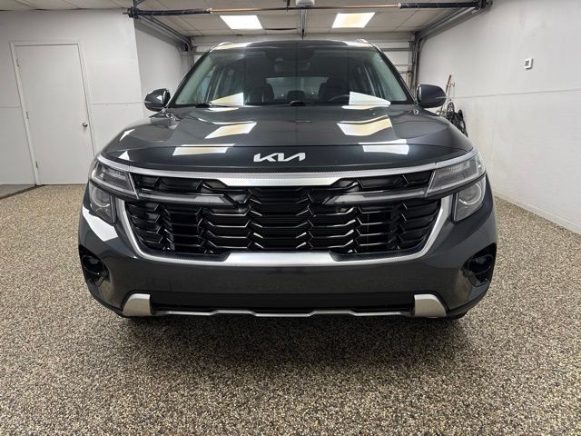 Photo 2 of 2024 Kia Seltos S