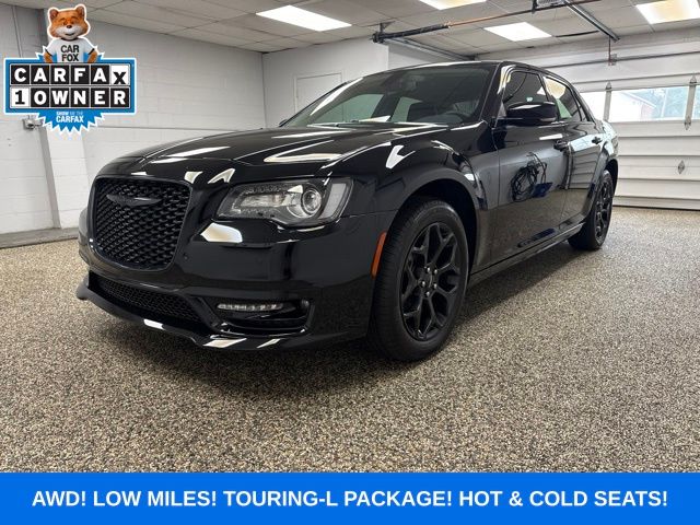 2023 Chrysler 300 Touring L - Main Image