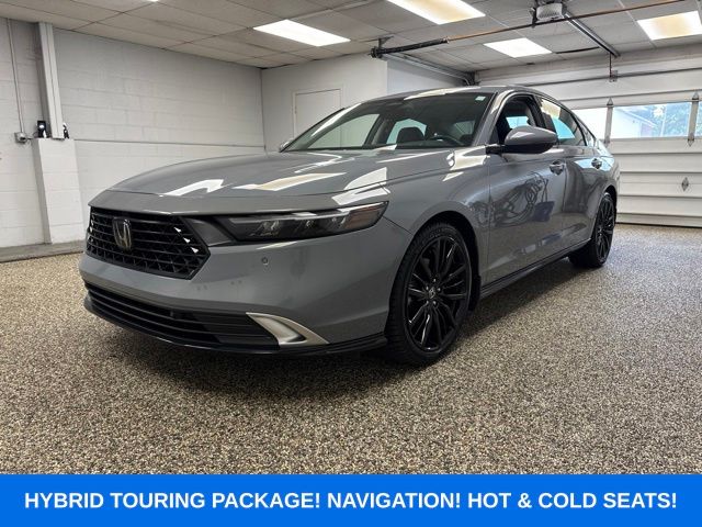 2023 Honda Accord Hybrid Touring - Main Image