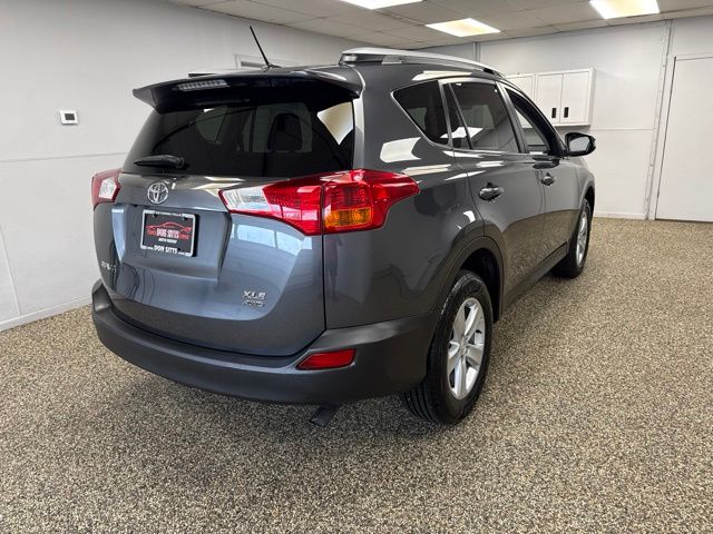 2014 Toyota RAV4 XLE - Image 4
