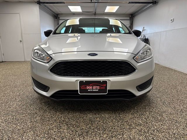 Photo 2 of 2017 Ford Focus S