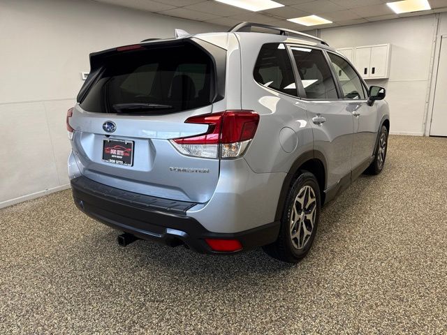 Photo 4 of 2021 Subaru Forester Premium