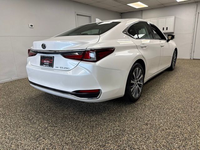 Photo 4 of 2021 Lexus ES 250 Base