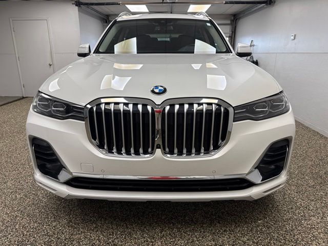 2022 BMW X7 xDrive40i - Image 2