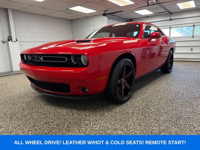Photo 1 of 2019 Dodge Challenger SXT