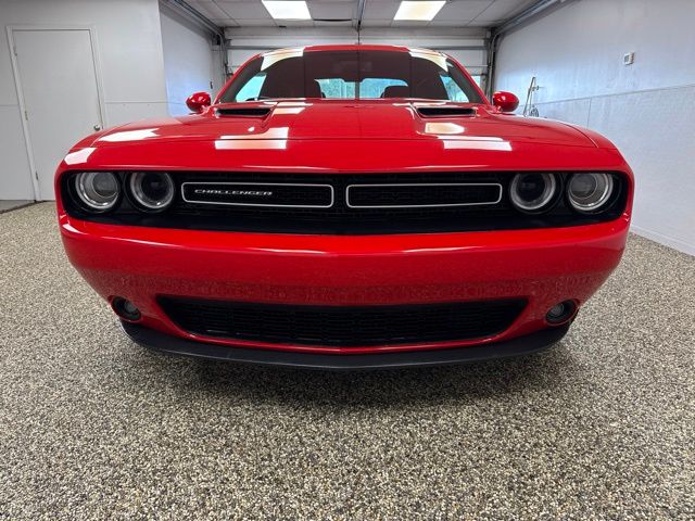 Photo 2 of 2019 Dodge Challenger SXT