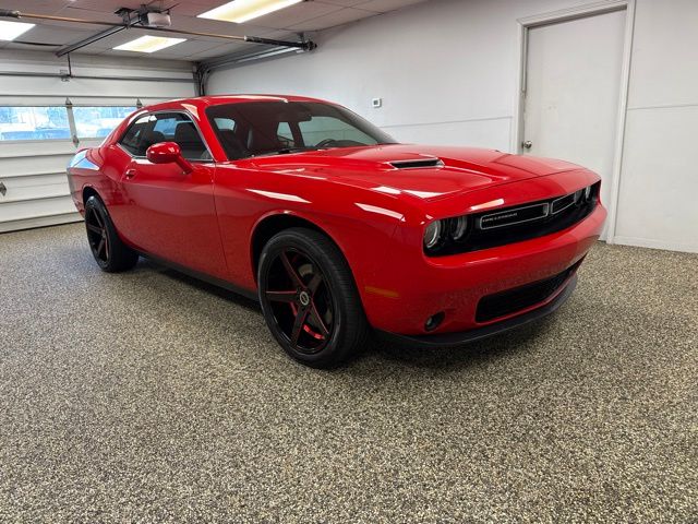 Photo 3 of 2019 Dodge Challenger SXT